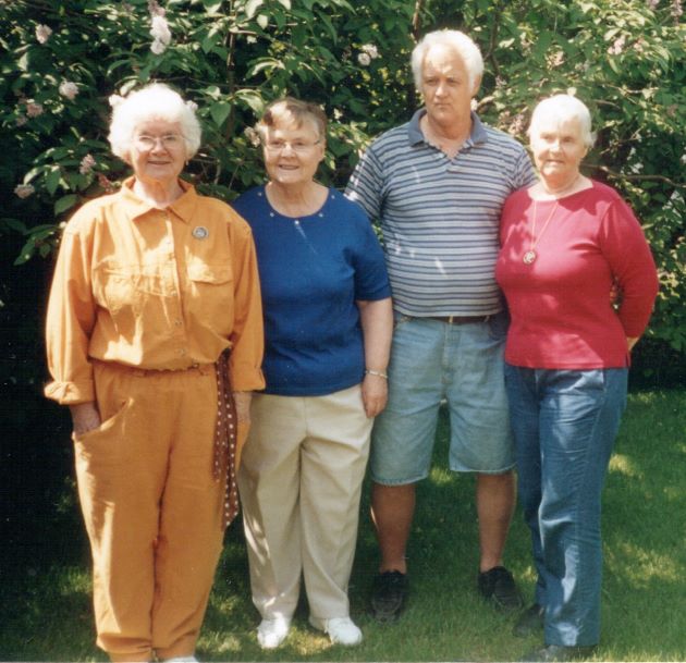 lorenemurielwallythelma.jpg